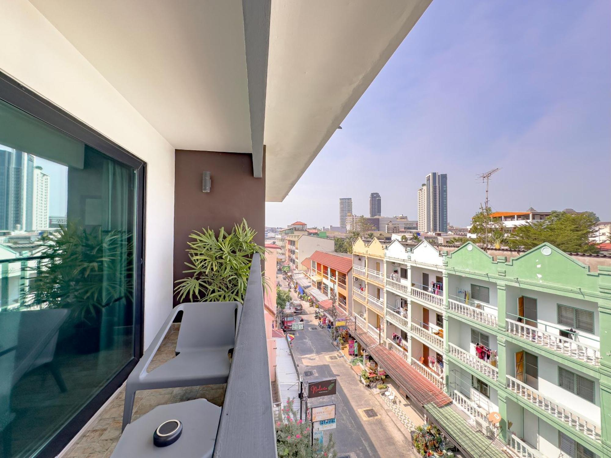 Nalanta Hotel Pattaya Exterior photo